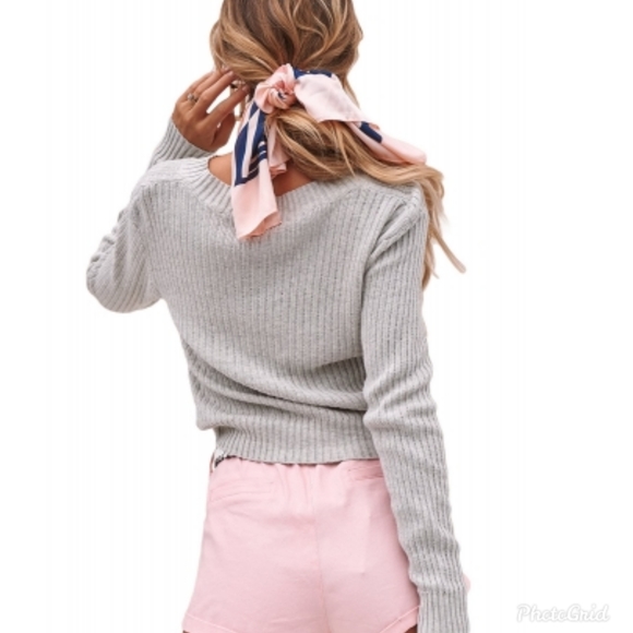 Twisted Cropped Sweater - Picture 2 of 4